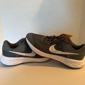 Nike Revolution 6 Youth Shoes - Iron Grey and White